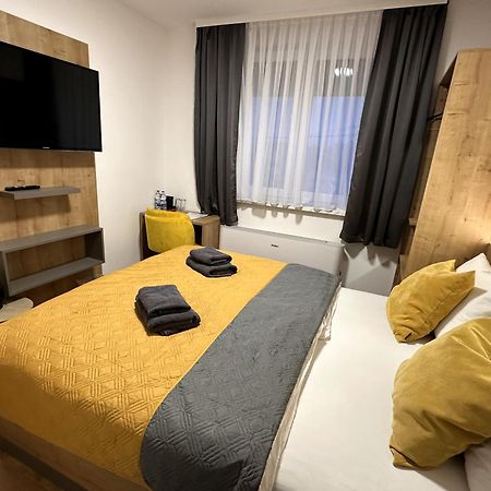 Roomsb Slavonski Brod Esterno foto