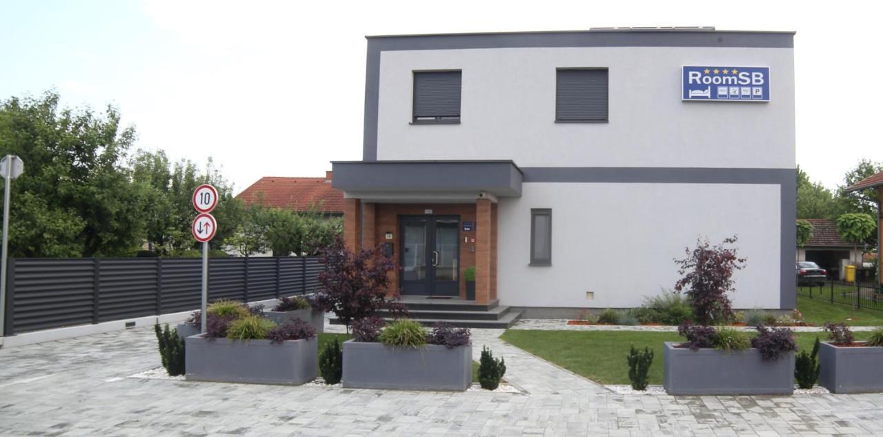 Roomsb Slavonski Brod Esterno foto