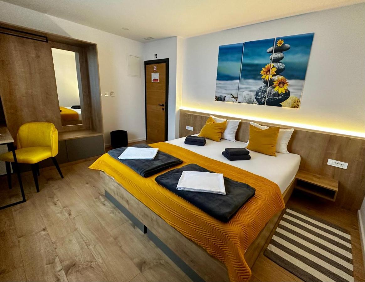 Roomsb Slavonski Brod Esterno foto
